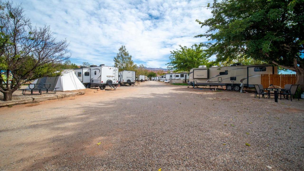 Funstays Glamping Setup Tent In Rv Park #1 Ok-T1 モアブ エクステリア 写真